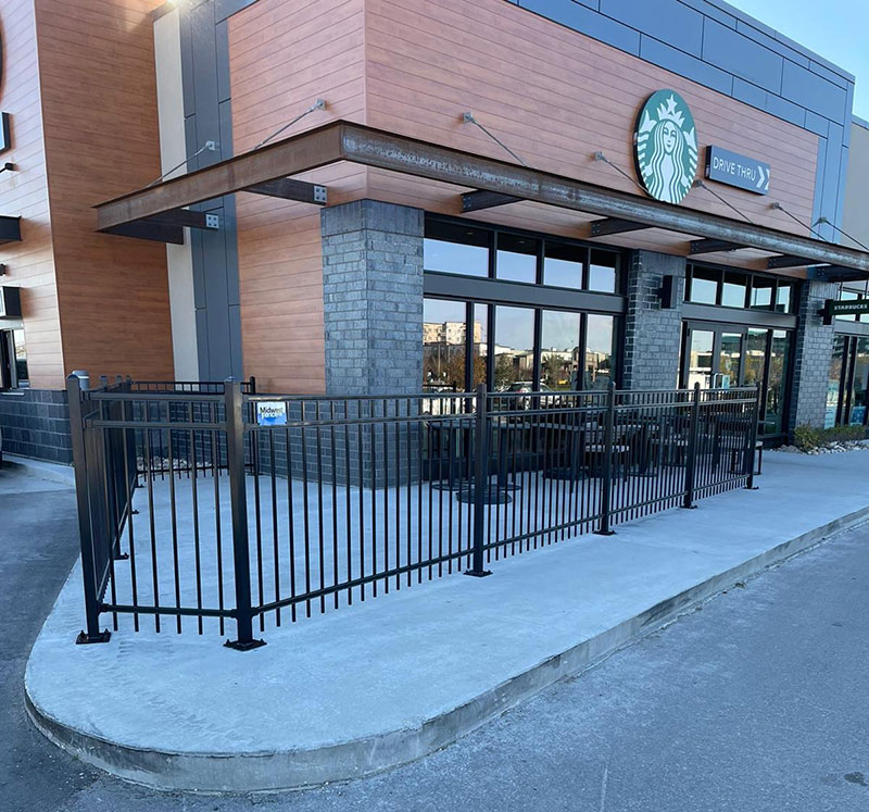 majestic-fence-starbucks-800x747.jpg (171 KB)