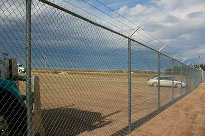 commercial-chain-link.jpg (114 KB)